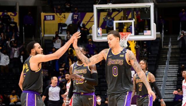 乐鱼体育平台-伤病影响洛城纽约4大劲旅 完全体湖人快艇哪家强？